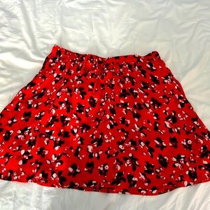 BANANA REPUBLIC RED FLORAL SKIRT, SIZE M TALL